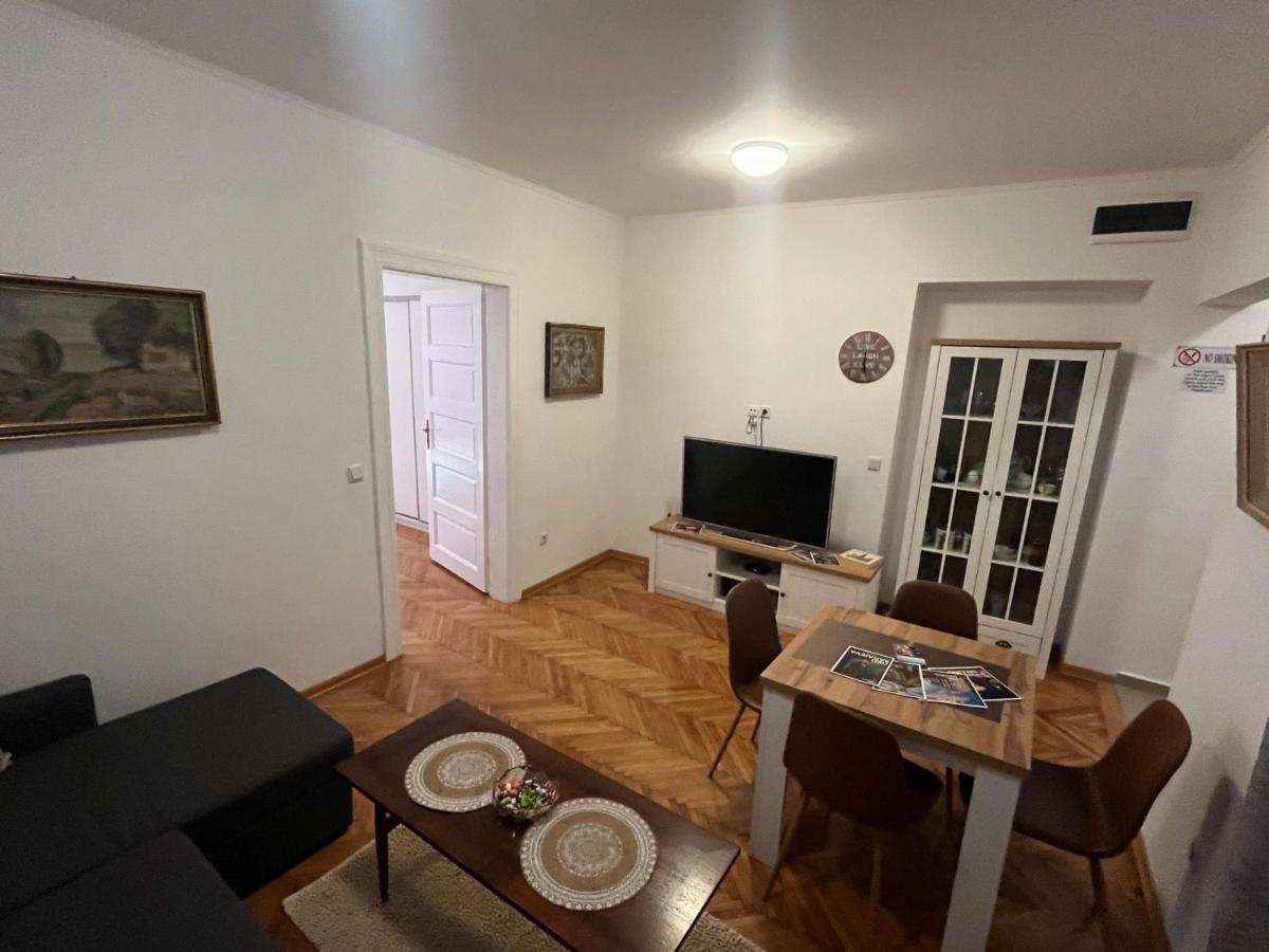 Apartmani Grand Market SJJ Esterno foto